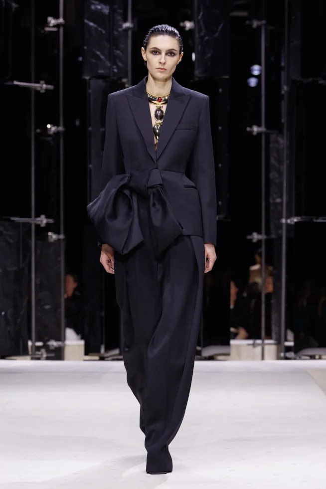 00055-givenchy-fall-2026-ready-to-wear-credit-brand