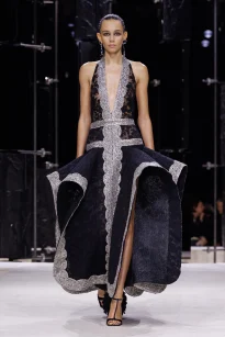 00056-givenchy-fall-2026-ready-to-wear-credit-brand