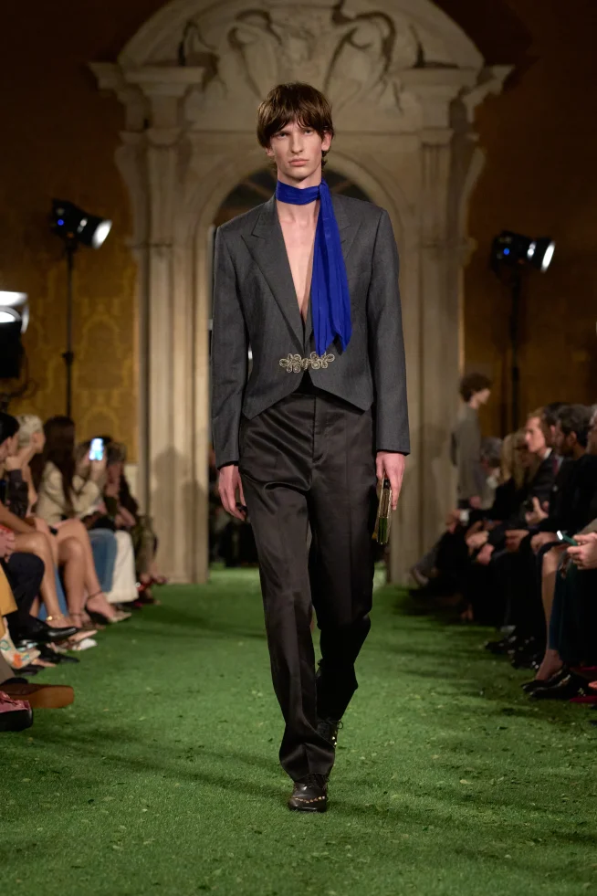00062-valentino-fall-2026-ready-to-wear-credit-gorunway