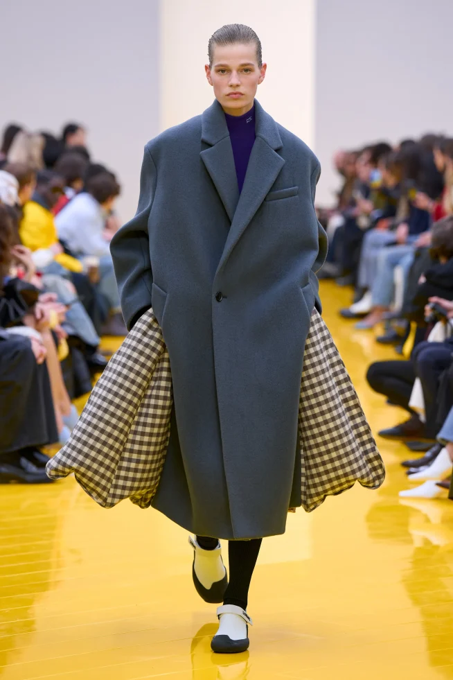00063-loewe-fall-2026-ready-to-wear-credit-gorunway