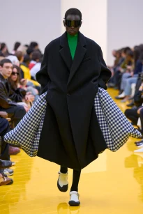 00065-loewe-fall-2026-ready-to-wear-credit-gorunway