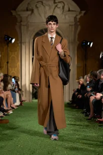 00072-valentino-fall-2026-ready-to-wear-credit-gorunway