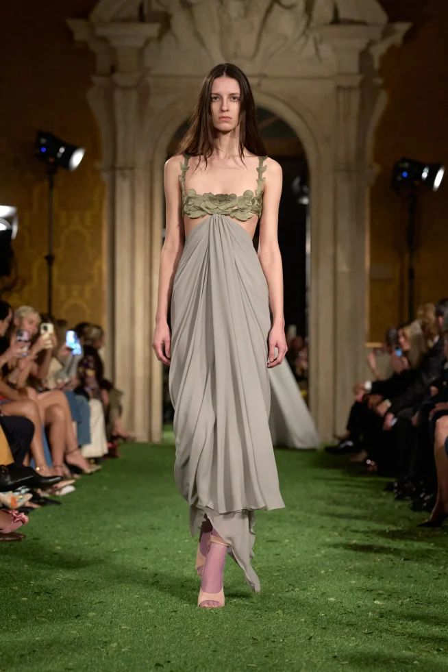 00077-valentino-fall-2026-ready-to-wear-credit-gorunway