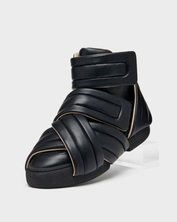 Fim do minimalismo? Maison Margiela Future retorna para desafiar o quiet luxury em 2026