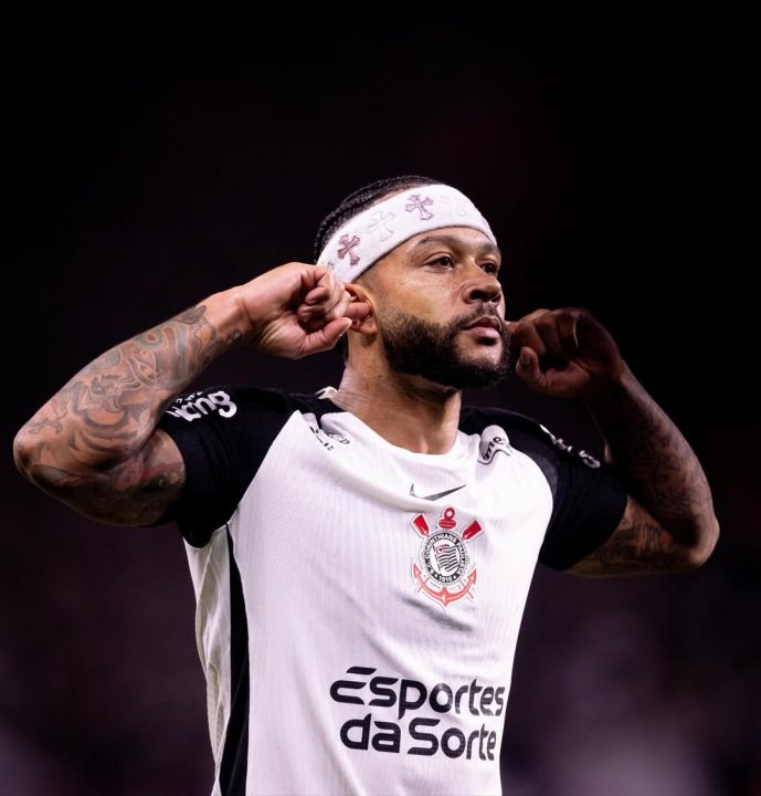 Memphis Depay: o jogador do Corinthians que usa Chrome Hearts dentro e fora de campo