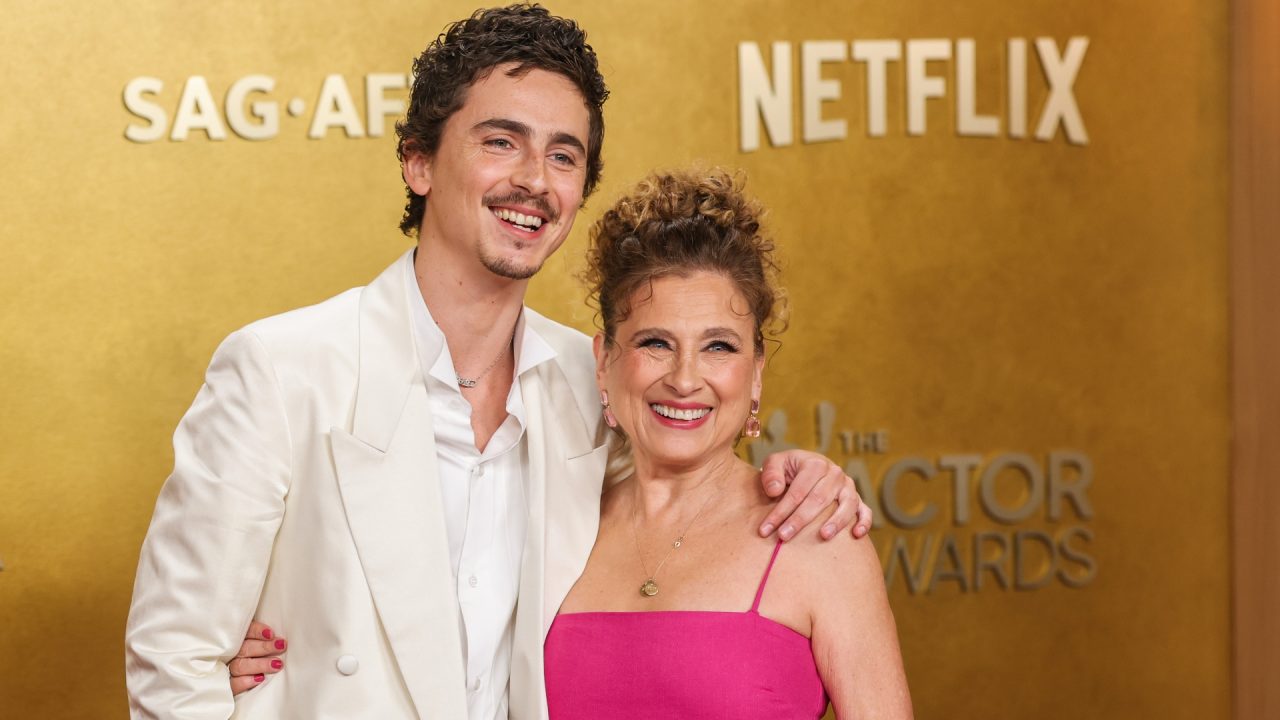 Timothée Chalamet brilha de Prada e faz história ao lado da mãe no Actor Awards 2026