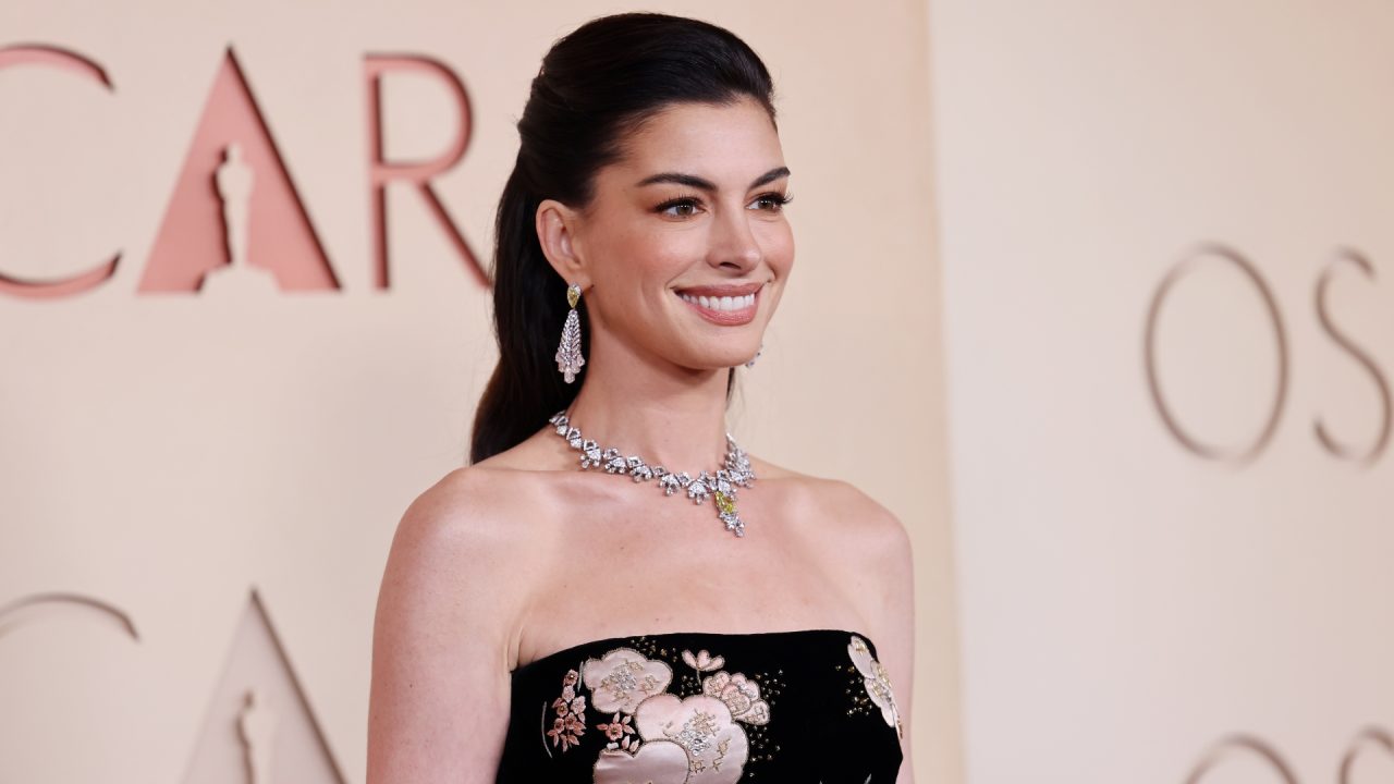 Bvlgari antecipa nova coleção no Oscar com joias exclusivas de Anne Hathaway
