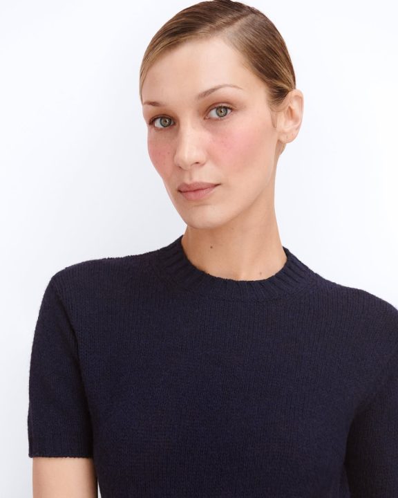 Bella Hadid inaugura nova era da beleza da Prada como primeira embaixadora global
