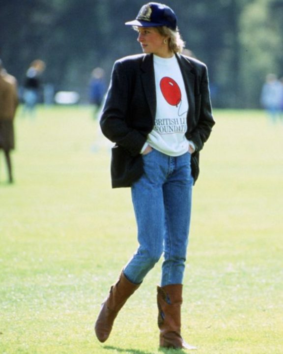Do grunge ao bico quadrado: 3 botas icônicas dos anos 90 para usar nos visuais de outono