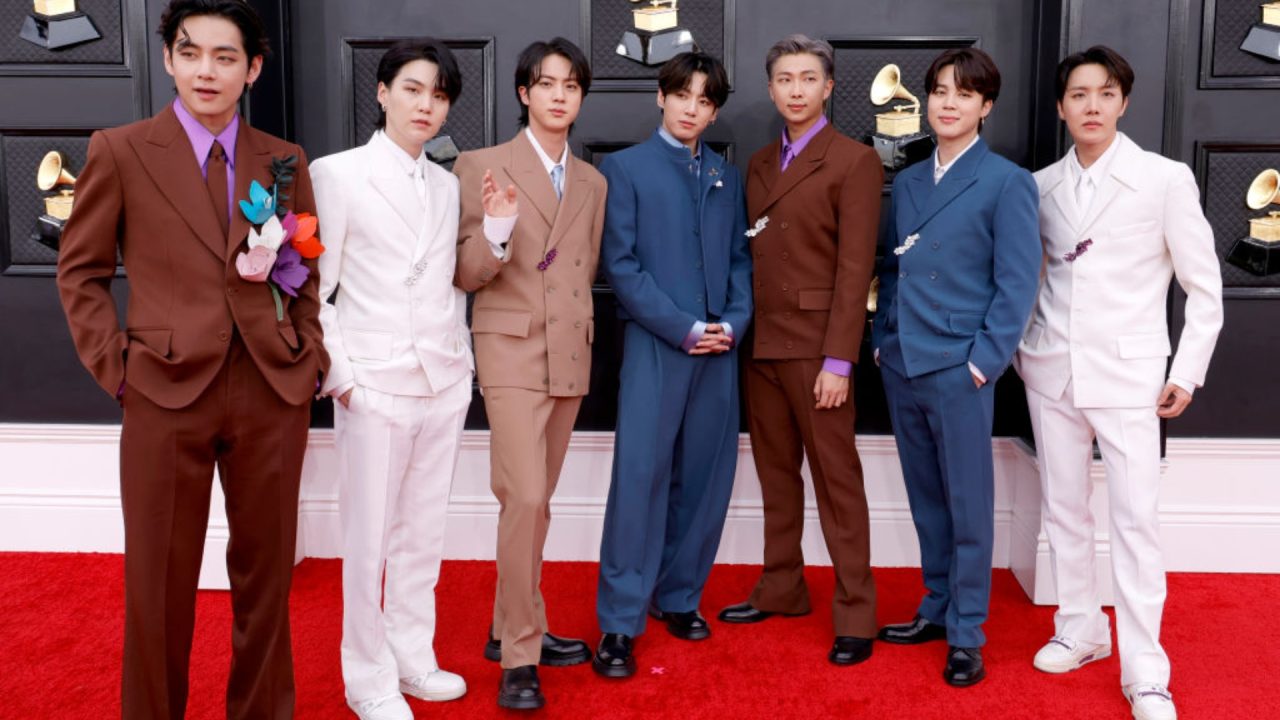 Eles voltaram! BTS lança coleção fashion inspirada no álbum inédito “Arirang”