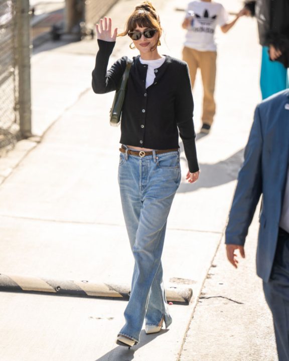 Do tricô às combinações jeans: 5 jeitos de combinar o cardigã nos looks de outono