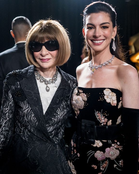 Oscar 2026: Anne Hathaway e Anna Wintour fazem referência a “O Diabo Veste Prada”; veja