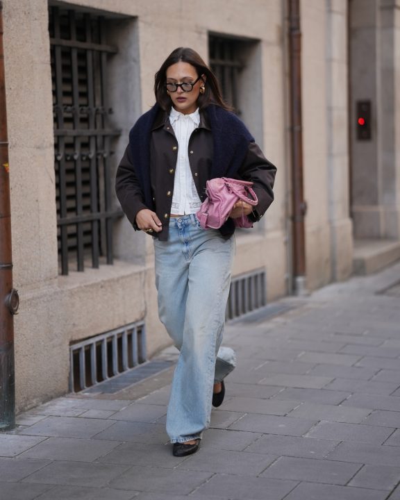 Wide Leg ou reta? Como escolher a calça jeans ideal e as melhores dicas para o dia a dia