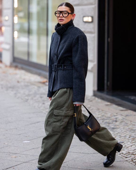 Qual calçado usar com calça cargo? As dicas para dominar a tendência com sofisticação