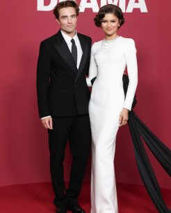 Look P&B de Robert Pattinson e Zendaya