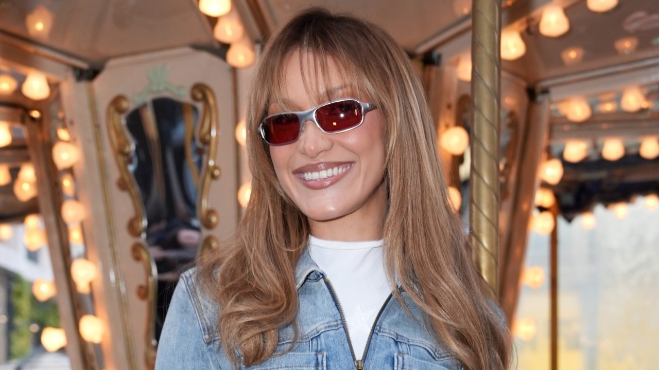 3 lições de Bella Hadid para usar o vintage dos anos 90 com sofisticação em 2026