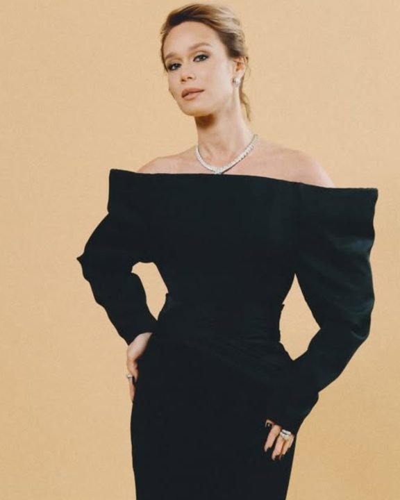 Stella Mccartney e joias Bvlgari: Um zoom no look de Mariana Ximenes para o Golden Globes BR