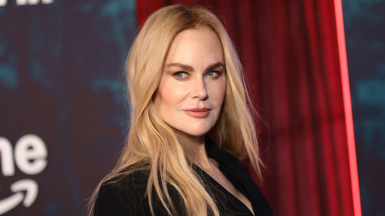 Nicole Kidman aposta em transparência e alfaiataria Chanel para estreia de ‘Scarpetta’