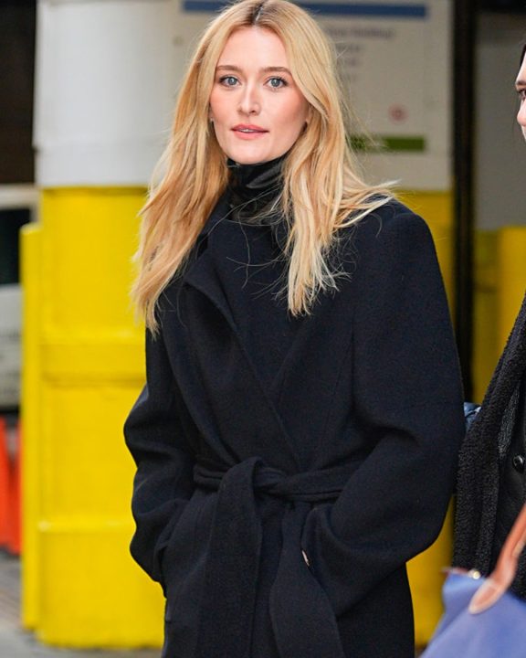 Inspirada em Carolyn Bessette, Sarah Pidgeon dita nova bolsa ‘it-bag’ de 2026