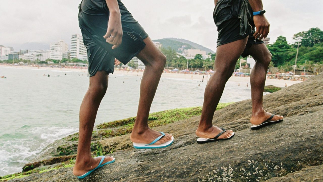 Havaianas resgata a Tradi, modelo original de 1962, e lança edição com cor histórica