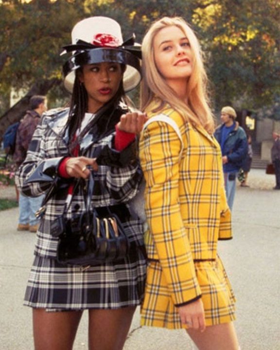 De símbolo da Chanel aos visuais dos anos 2000: Como combinar looks de tweed no dia a dia