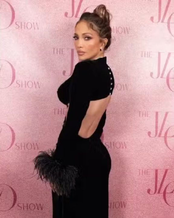 Vestido preto de Jennifer Lopez