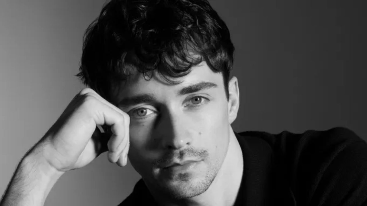 Charles Leclerc, piloto da Ferrari, é o novo embaixador da L’Oréal Paris Men Expert
O piloto de Fórmula 1, Charles Leclerc, assume o posto de embaixador global da L’Oréal Paris; saiba o motivo emocionante por trás da parceria