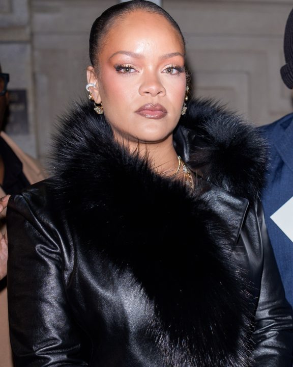 O acessório dos anos 90 que Rihanna resgatou e promete ser tendência em 2026