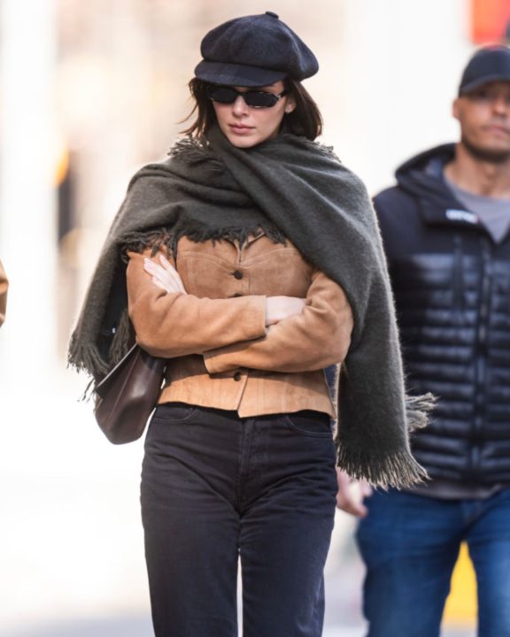 Dentre toucas e boinas: 4 acessórios de cabeça que vão transformar seu look de outono e inverno
Nas estações mais amenas, os acessórios de cabeça ainda podem ser grandes aliados, como toucas, boinas e mais; confira!
