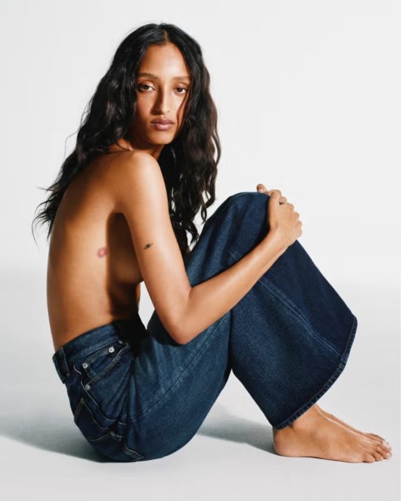 Do skinny ao wide leg, Alaïa lança linha de jeans luxuoso com seis modelagens