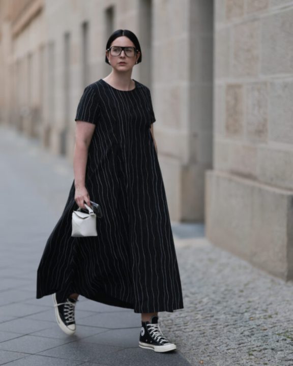 Como combinar vestido e tênis? 3 dicas de looks confortáveis e estilosos