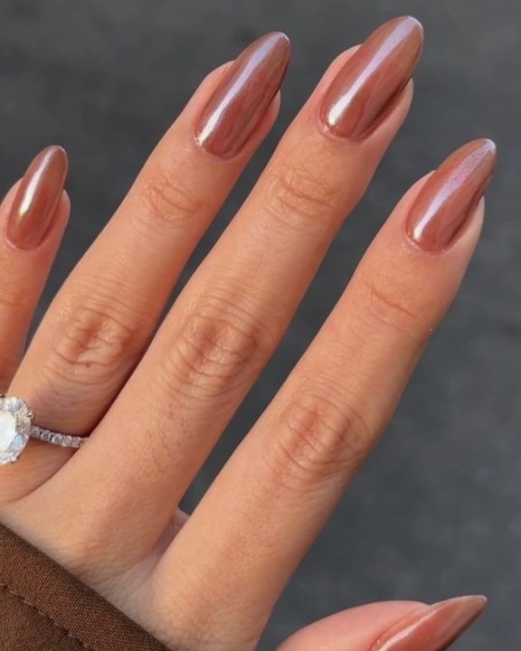 Qual é o esmalte mais elegante? 5 cores para um visual sofisticado em 2026
