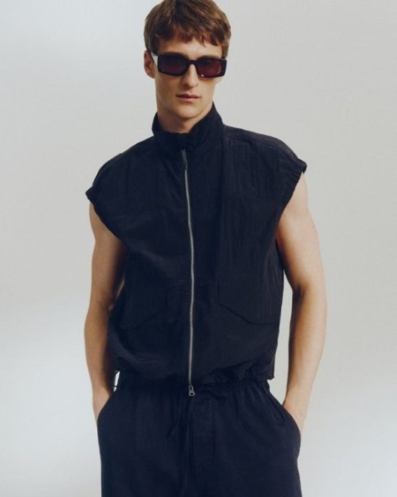 H&M Atelier 2026 aposta em elegância descomplicada inspirada no lifestyle à beira-mar