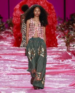 Isabela CapetoRio Fashion Week 2026Foto: Ze Takahashi/ @agfotosite
