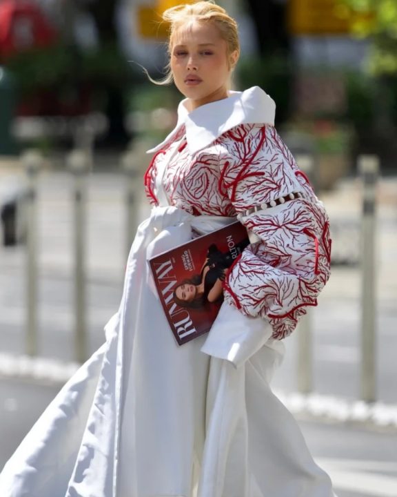Malu Borges impressiona com look assinado por estudante e assina coluna em revista ‘Runway’