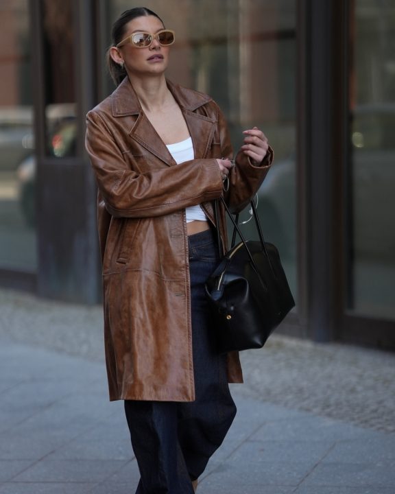 Marrom é protagonista do Outono 2026: 5 peças-chave para looks impecáveis