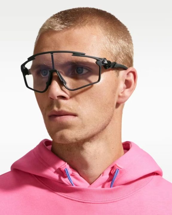 Lentes que pensam? Nike ACG lança óculos de alta tecnologia que se adaptam à luz