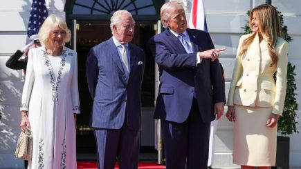 Segundo look da Rainha Camilla