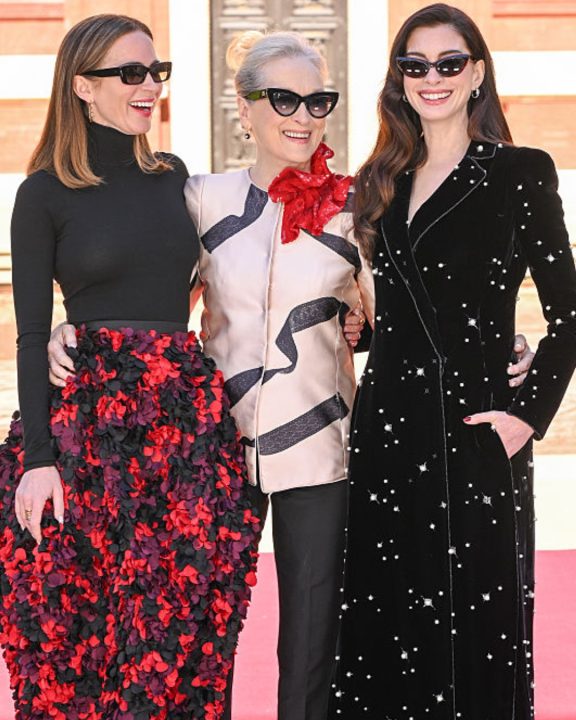 ‘O Diabo Veste Prada 2’: Os looks da première em Londres tem Armani, Michael Kors e mais