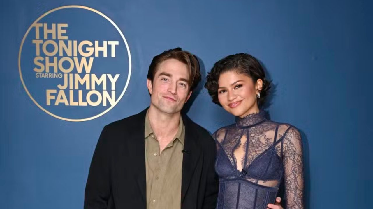 Zendaya brilha com vestido de renda transparente da Zimmerman em NY