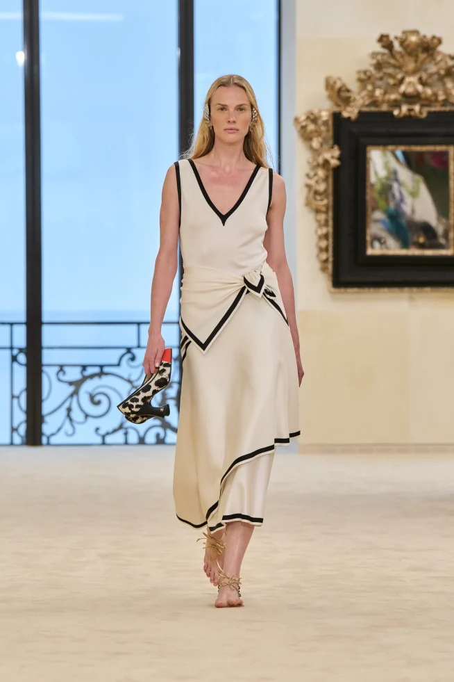 00007-chanel-resort-2027-credit-gorunway