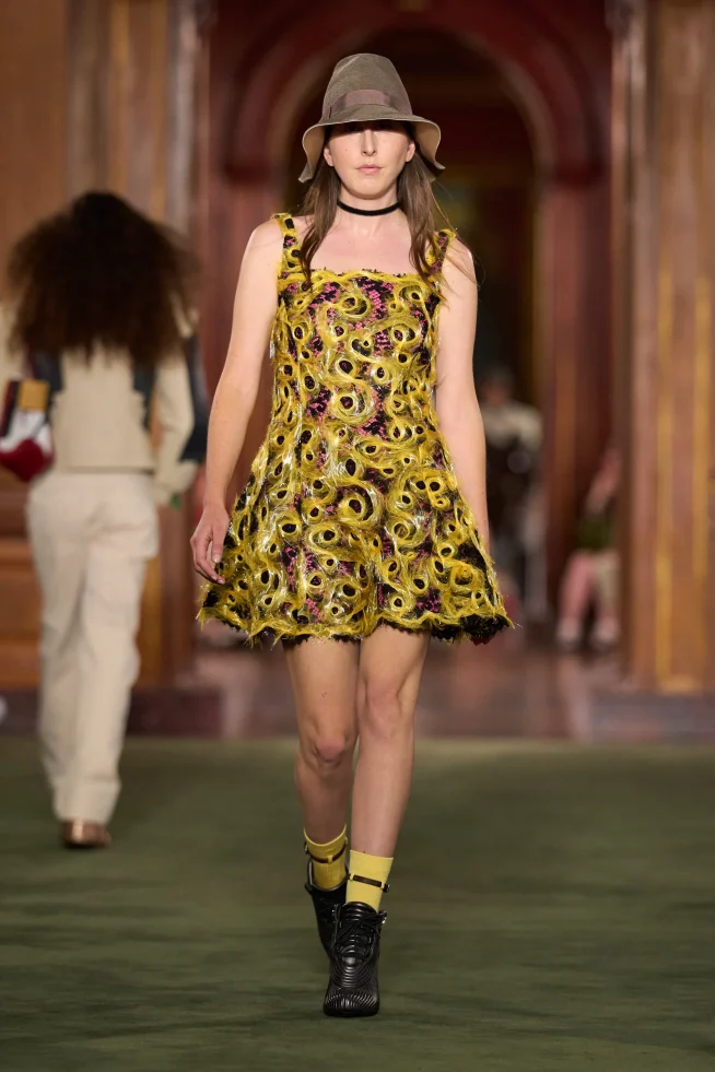 00010-louis-vuitton-resort-2027-credit-gorunway