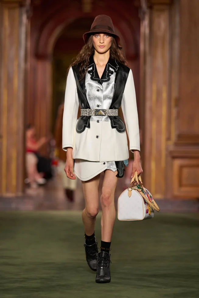 00013-louis-vuitton-resort-2027-credit-gorunway