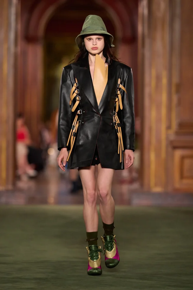 00016-louis-vuitton-resort-2027-credit-gorunway