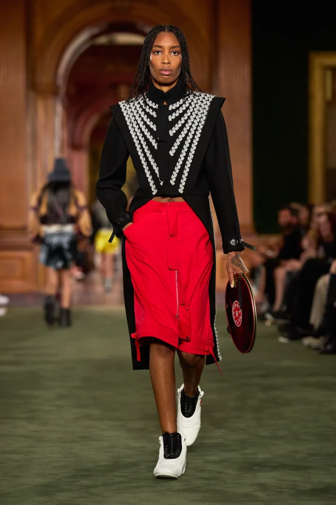 00018-louis-vuitton-resort-2027-credit-gorunway