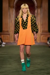 00021-louis-vuitton-resort-2027-credit-gorunway