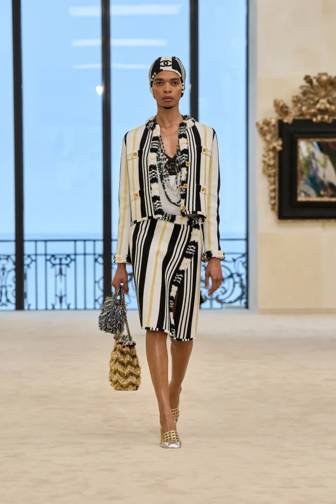 00022-chanel-resort-2027-credit-gorunway