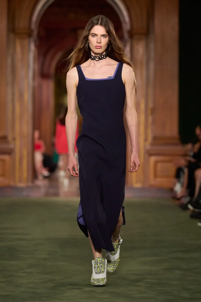00025-louis-vuitton-resort-2027-credit-gorunway