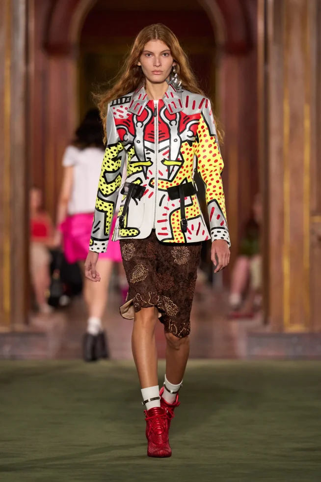 00030-louis-vuitton-resort-2027-credit-gorunway