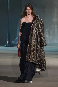 00031-christian-dior-resort-2027-credit-gorunway